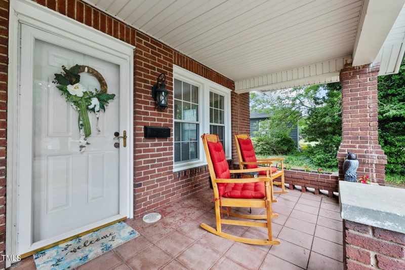 426 Parkview Dr, Burlington, NC 27215