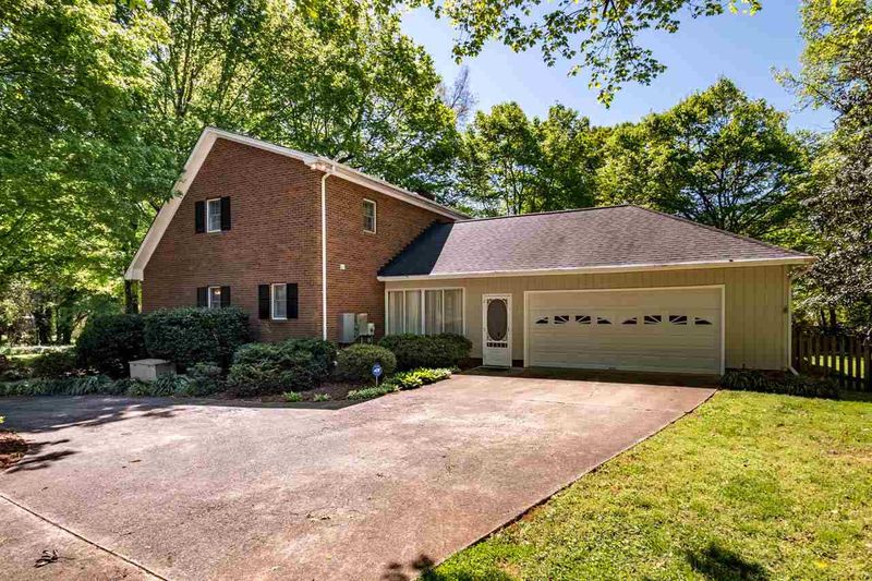 427 N Cameron St, Hillsborough, NC 27278