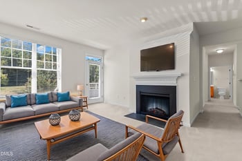 427 Eyam Hall Ln, Apex, NC 27502