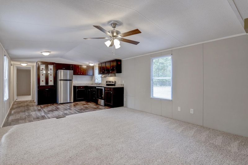 427 Memory Ln, Benson, NC 27504