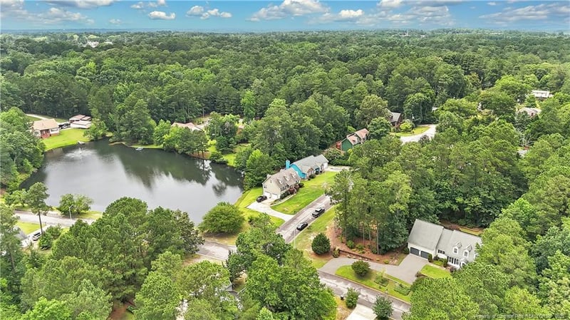 427 Newburgh Dr, Fayetteville, NC 28311