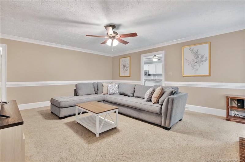 427 Newburgh Dr, Fayetteville, NC 28311