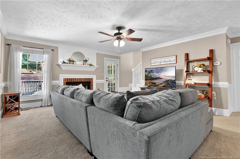 427 Newburgh Dr, Fayetteville, NC 28311