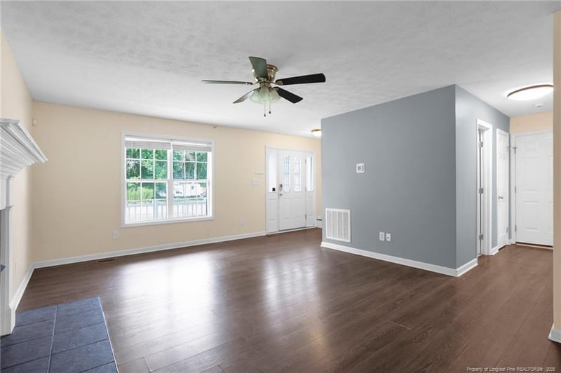 4279 Redmill Ln, Hope Mills, NC 28348