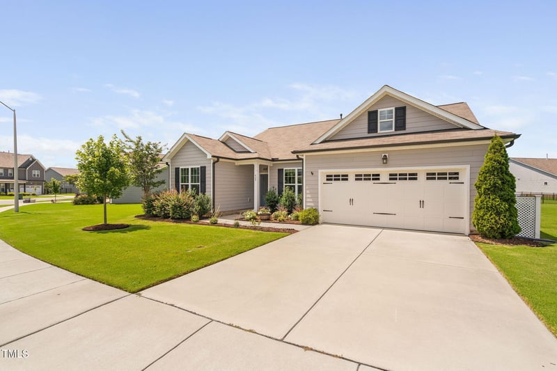 428 Beaverdam Lake Dr, Fuquay Varina, NC 27526