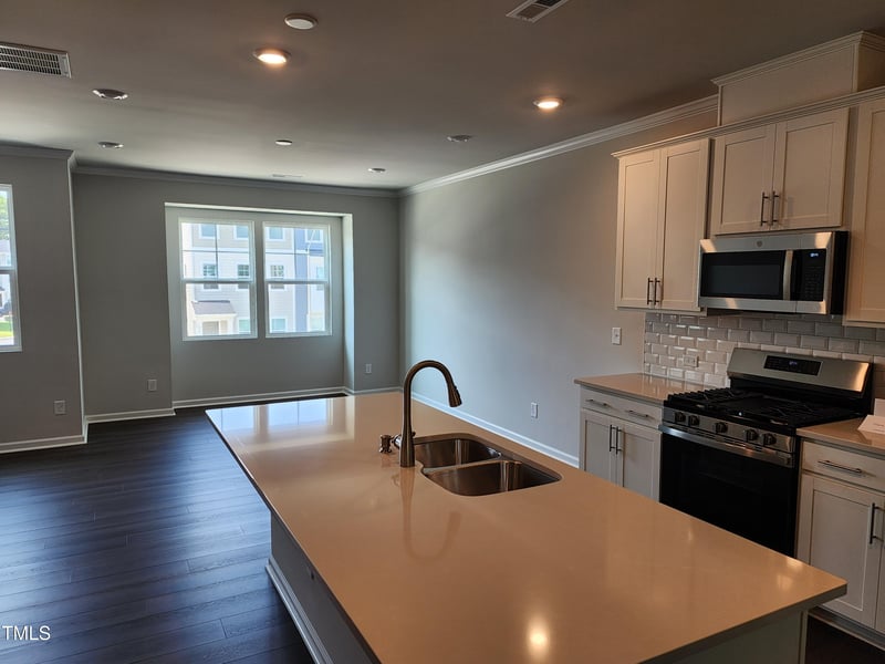 428 Deercroft Dr, Holly Springs, NC 27539