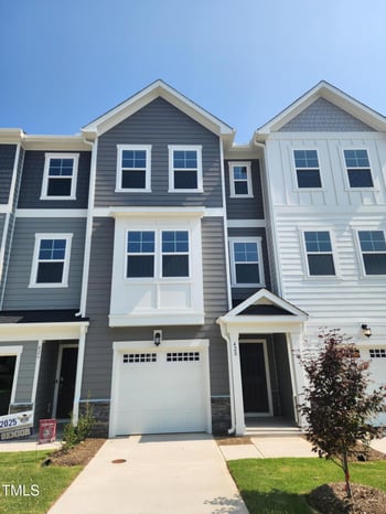 428 Deercroft Dr, Holly Springs, NC 27539