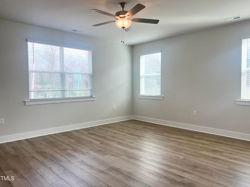 428 Fast Pitch Ln, Four Oaks, NC 27524