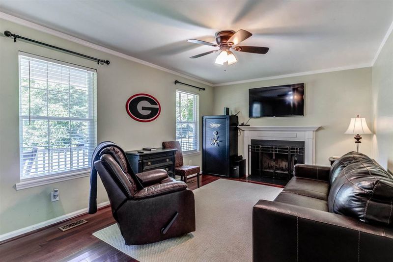 428 Hidden Cellars Dr, Holly Springs, NC 27540