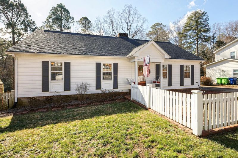 428 Rosehaven Dr, Raleigh, NC 27609