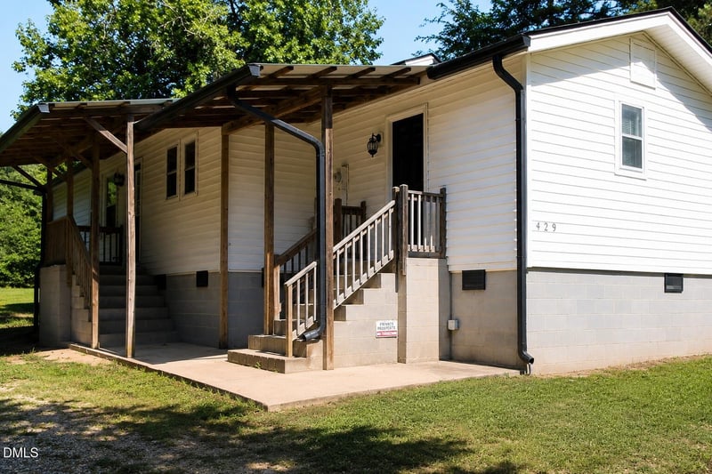 429 Cross St, Youngsville, NC 27596