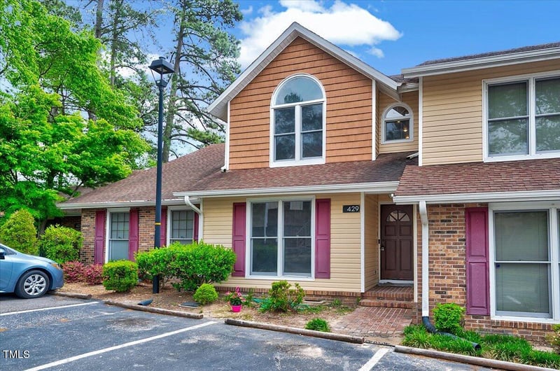 429 Lands End Rd, Fayetteville, NC 28314