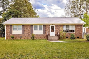 429 Morningside Dr, Fayetteville, NC 28311