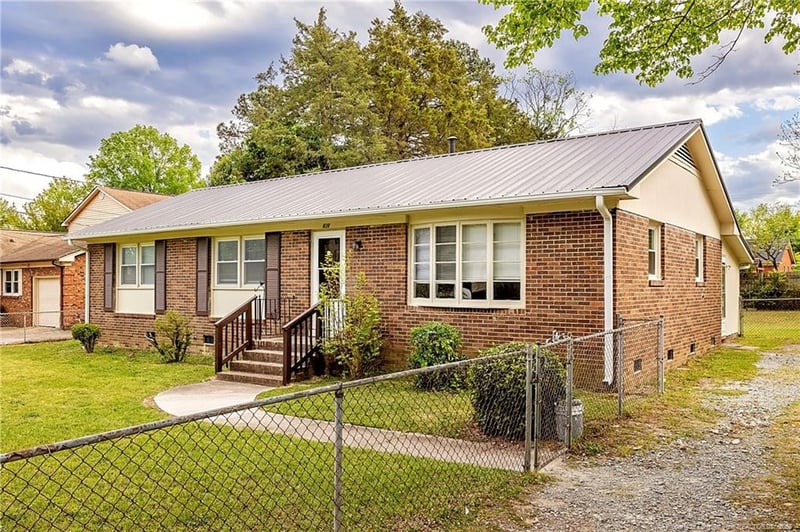 429 Morningside Dr, Fayetteville, NC 28311