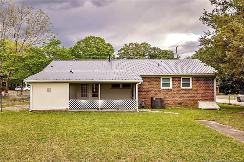 429 Morningside Dr, Fayetteville, NC 28311