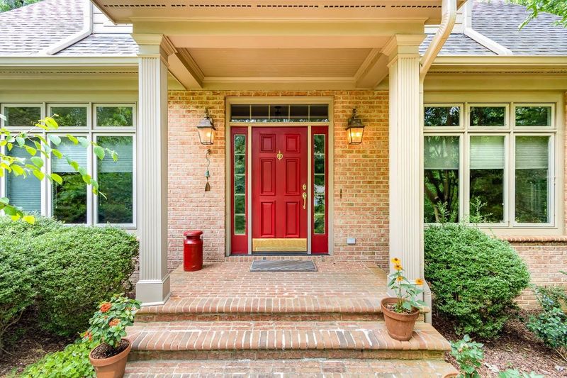 429 Nottingham Dr, Chapel Hill, NC 27517
