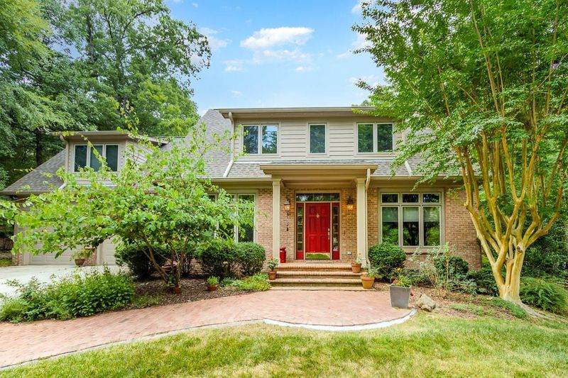 429 Nottingham Dr, Chapel Hill, NC 27517