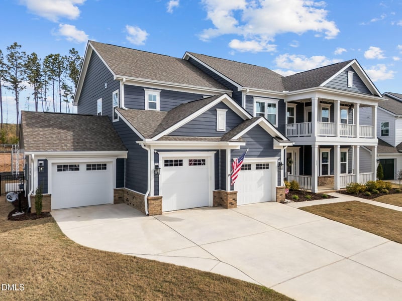 429 Trinity Creek Dr, Holly Springs, NC 27540