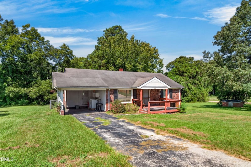 43 N Carrie St, Coats, NC 27521
