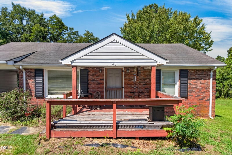 43 N Carrie St, Coats, NC 27521