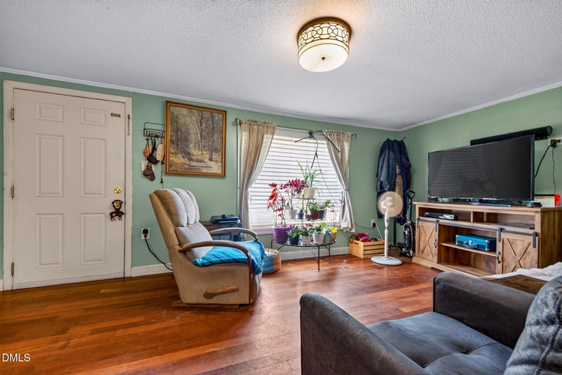 43 N Carrie St, Coats, NC 27521