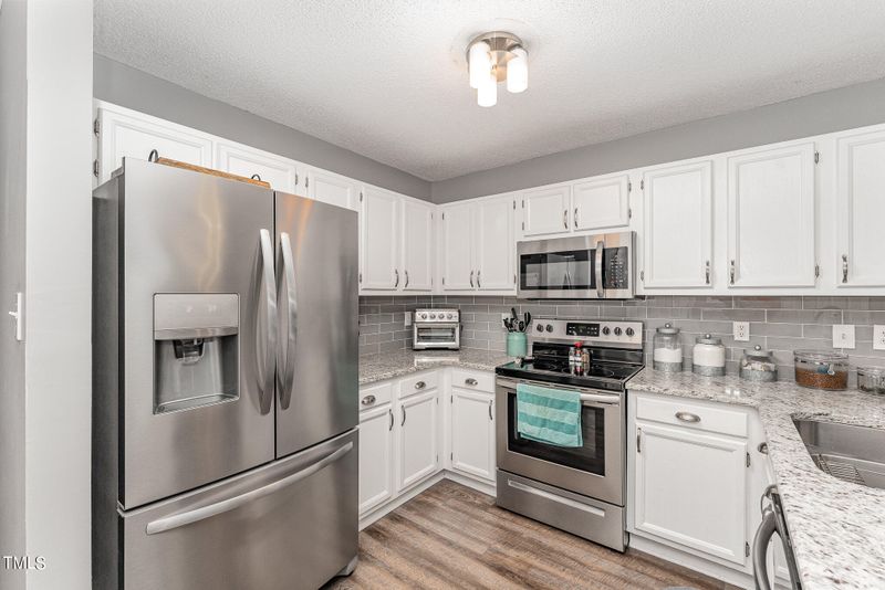 43 Crystal Oaks Ct, Durham, NC 27707