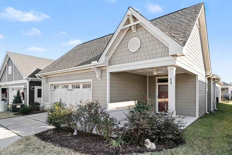 43 Davidson St, Clayton, NC 27527