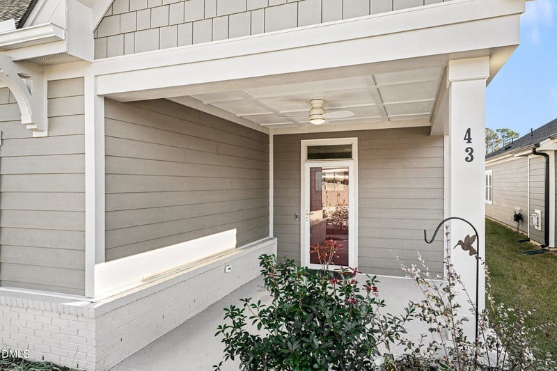 43 Davidson St, Clayton, NC 27527