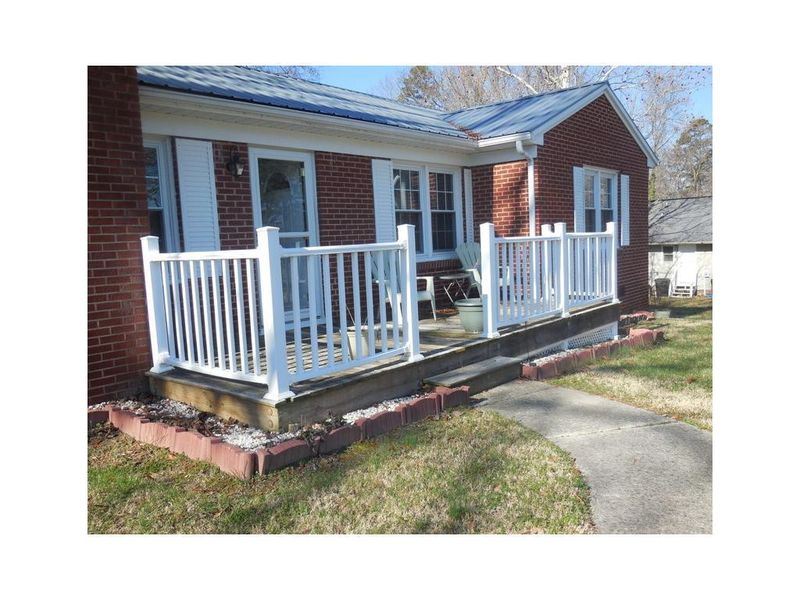 430 Camp Rd, Burlington, NC 27217
