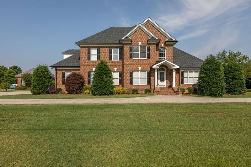 430 Dogeye Rd, Benson, NC 27504