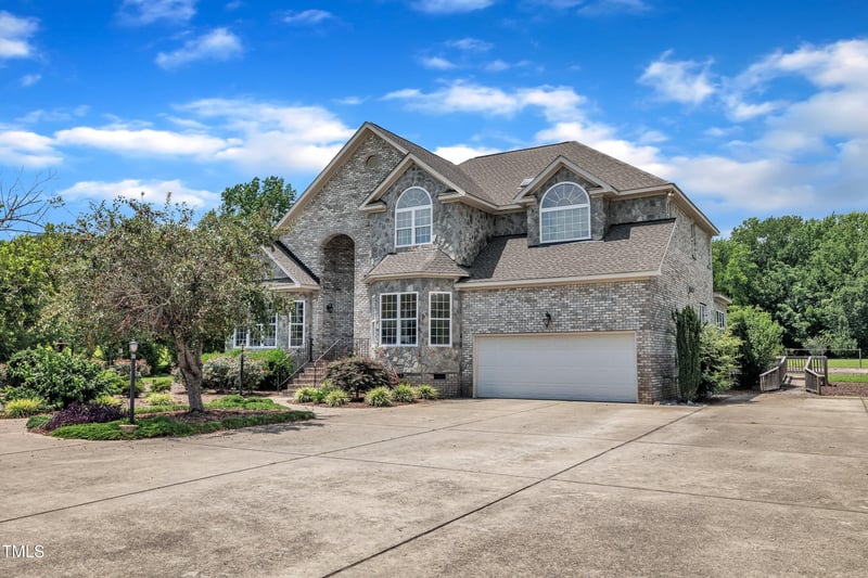 430 Federal Rd, Benson, NC 27504