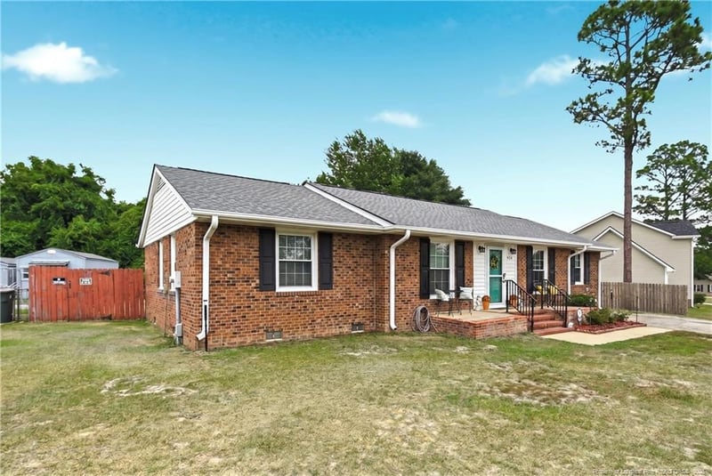 430 Saddle Ridge Rd, Fayetteville, NC 28311