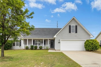 430 Turret Ct, Hope Mills, NC 28348