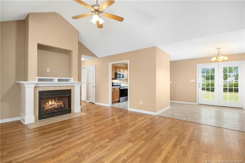 430 Turret Ct, Hope Mills, NC 28348