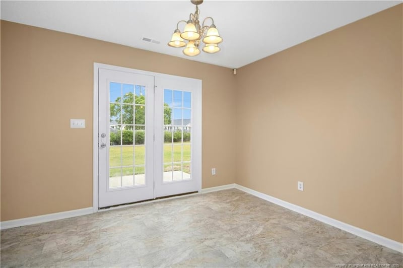 430 Turret Ct, Hope Mills, NC 28348