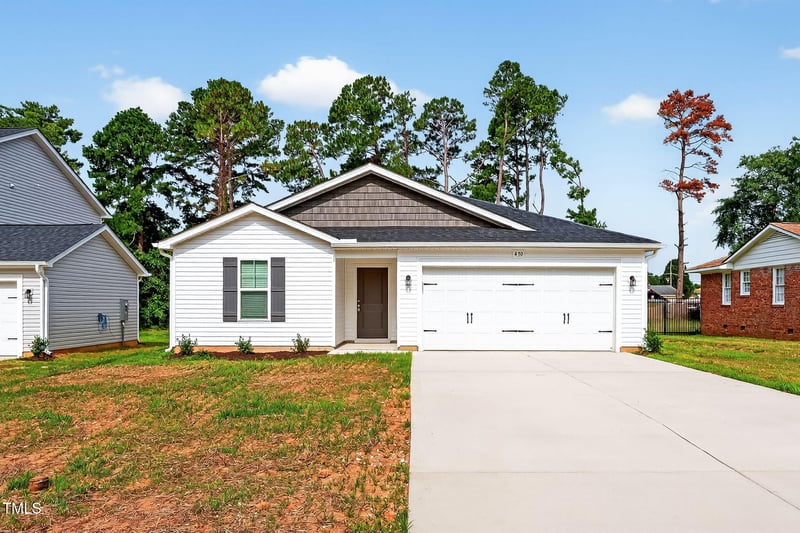 430 Windemere Dr, Fayetteville, NC 28314