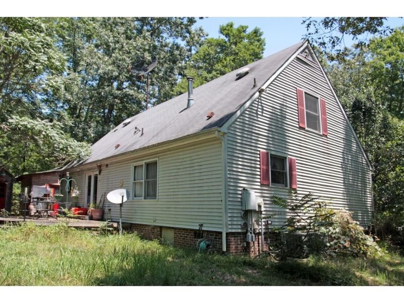 4300 Meadow Crest Dr, Chapel Hill, NC 27516