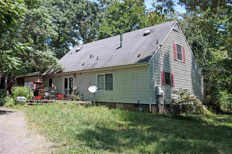4300 Meadowcrest Dr, Chapel Hill, NC 27516