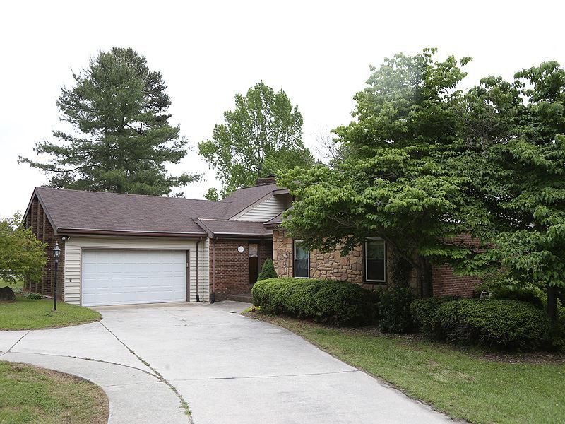 4301 Whitfield Rd, Raleigh, NC 27610