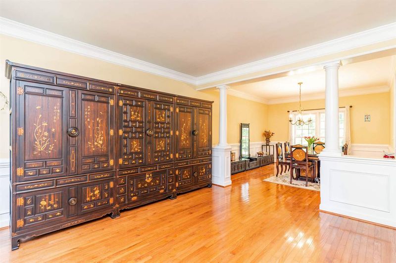 4302 Trenton Rd, Chapel Hill, NC 27517
