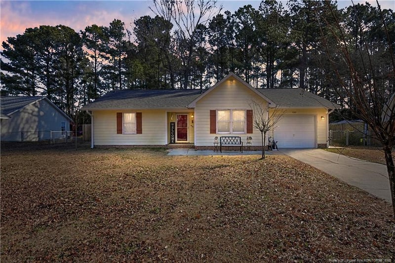 4303 Bridge St, Hope Mills, NC 28348