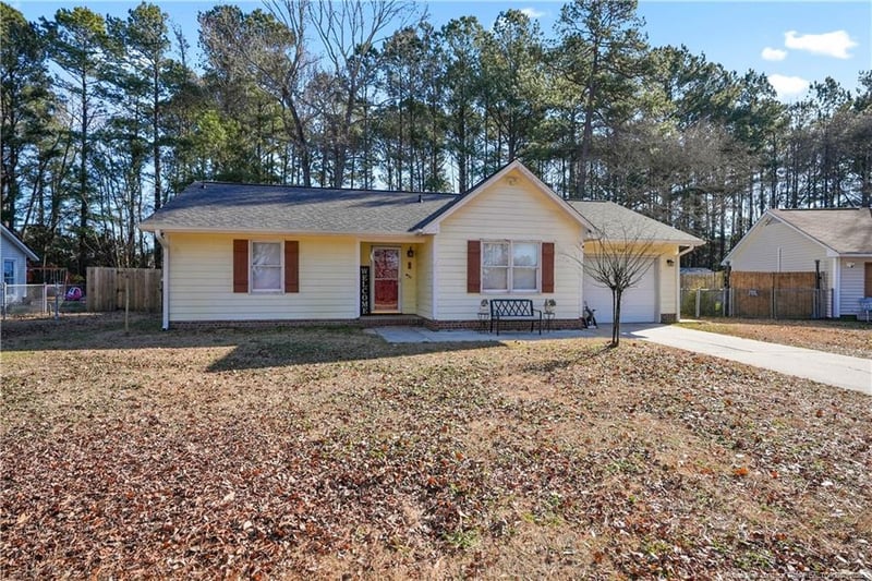 4303 Bridge St, Hope Mills, NC 28348