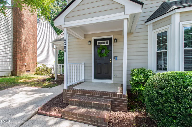 4304 Bartholomew Cir, Raleigh, NC 27604