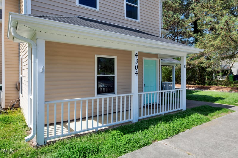 4304 Presley Ct, Raleigh, NC 27604