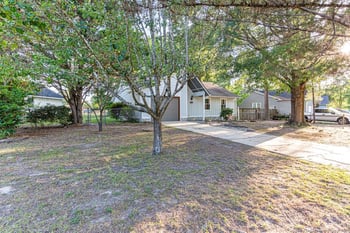4305 Falls Dr, Hope Mills, NC 28348