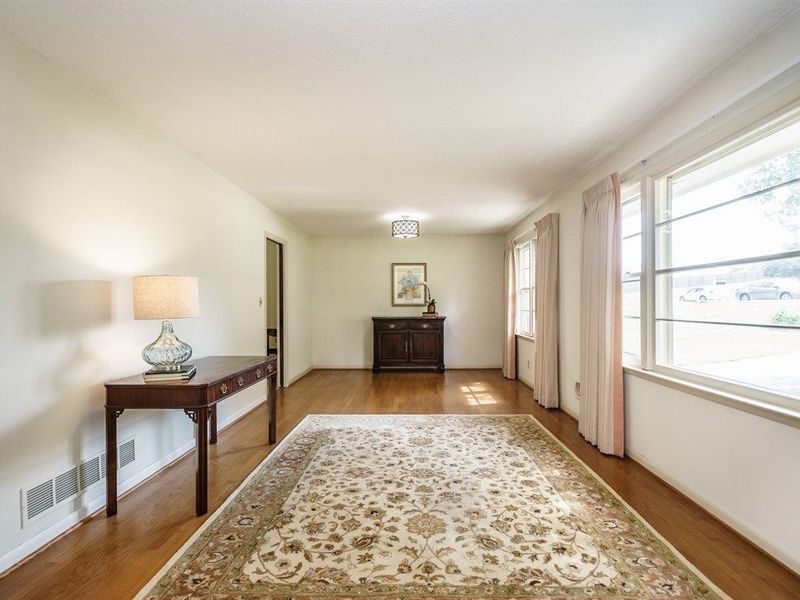 4305 Rowan St, Raleigh, NC 27609