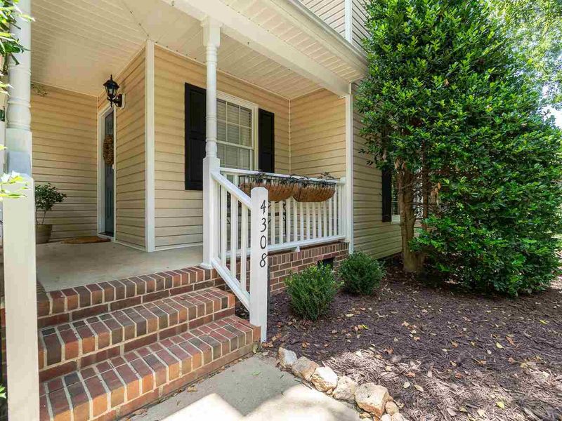 4308 Timberwood Dr, Raleigh, NC 27612