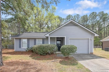 4309 Bridge St, Hope Mills, NC 28348