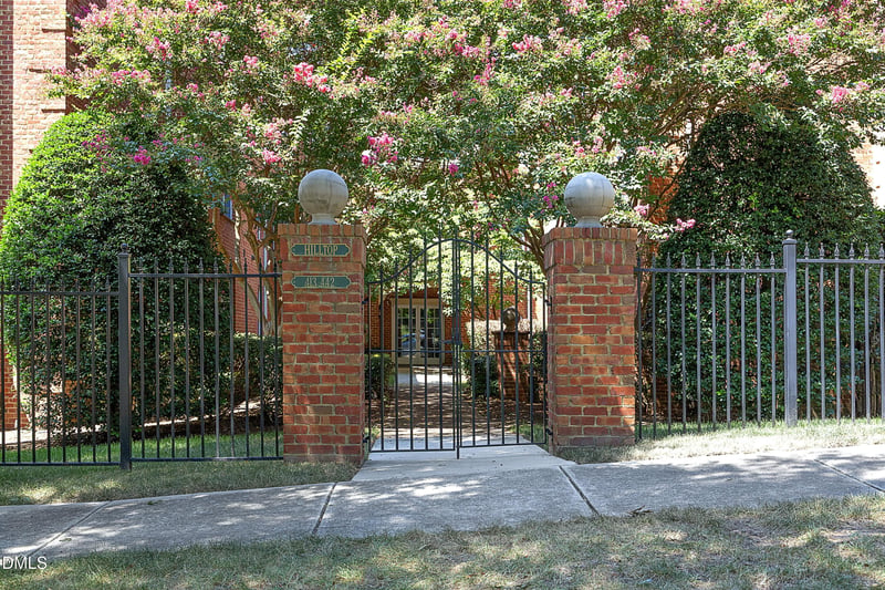 431 W Barbee Chapel Rd, Chapel Hill, NC 27517