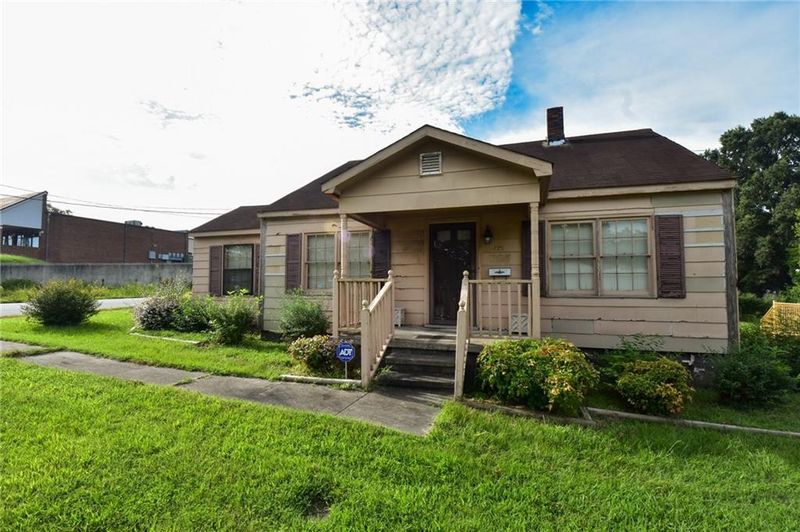 431 Hatch St, Burlington, NC 27217